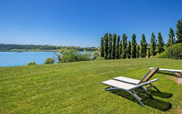 Scenic Apartment in Rome near Lago di Martignano
