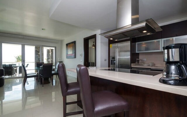 Marea Azul Condominium by ChezPlaya