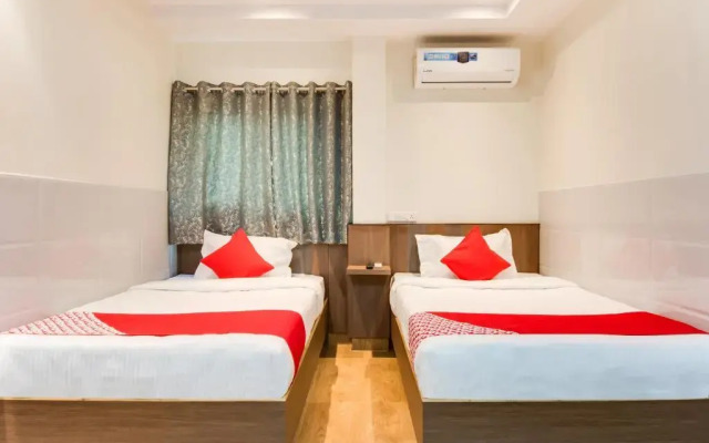 OYO Flagship Hotel GV Residency