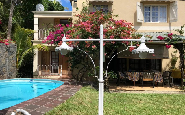 PAILLE EN QUEUE with HEATED POOL PISCINE CHAUFFEE