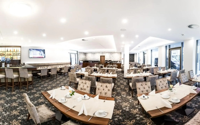 Best Western Plus Royal Suites