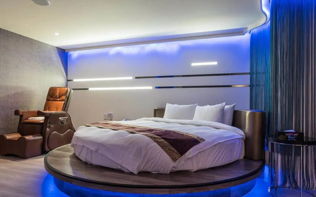 High Cloud International Business Hotel