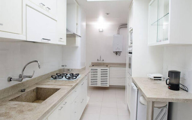 W98 - 1 BR Apartment in Arpoador - WIR 12754