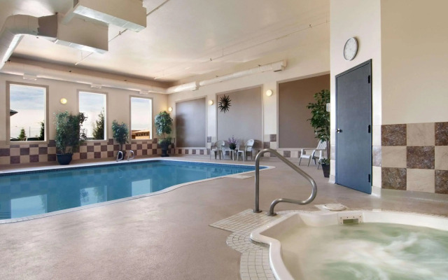 Travelodge by Wyndham Stony Plain