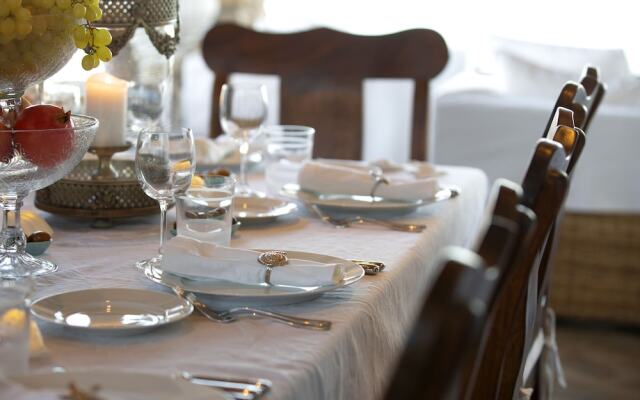 Villa Aerie - Sweeping Sea Views, Eclectic Style by Villarentalsgr