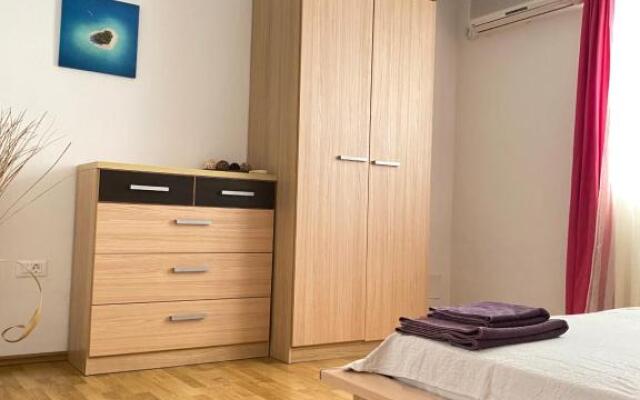 D.O.O. Yury Apartment