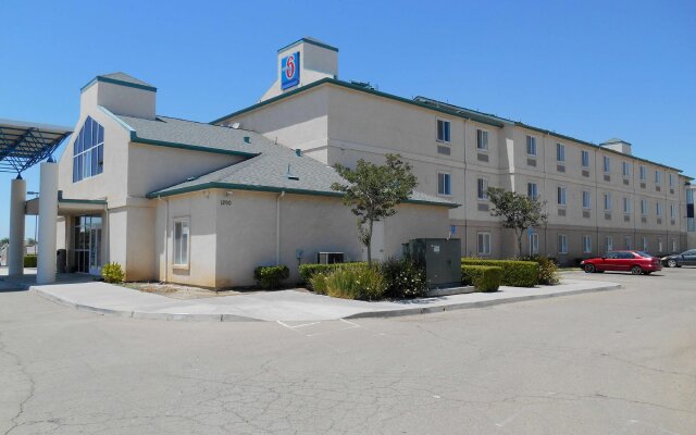 Motel 6 Lemoore, CA