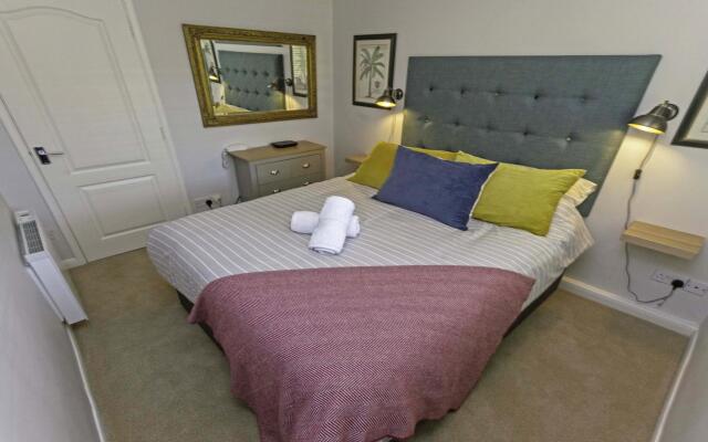 Clifton Court Apt 23 With Seaviews Heated Pool