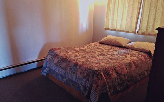 Alaska's Bed Breakfast and Canoe