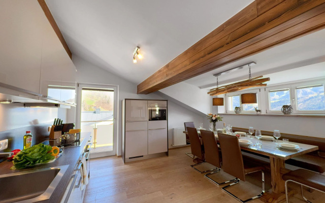 Hilltop apartment in Piesendorf with balcony