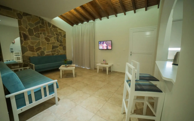 Myroandrou Beach Apartments