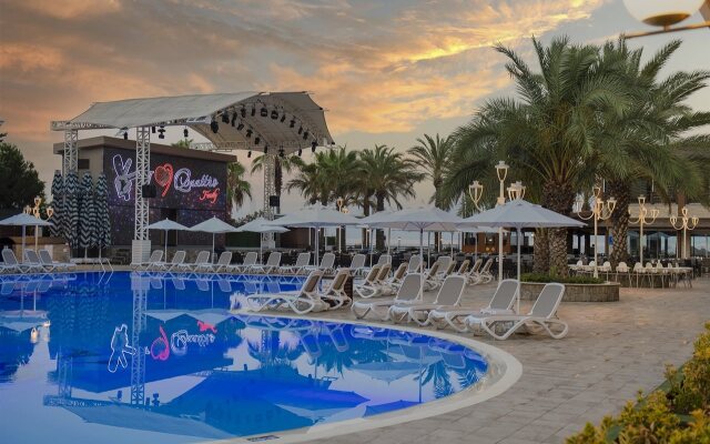 Quattro Beach Spa & Resort Hotel
