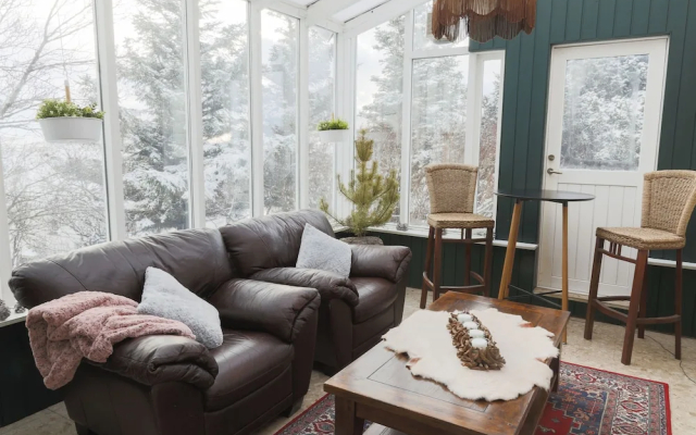 The Apartment - Öbbuhús