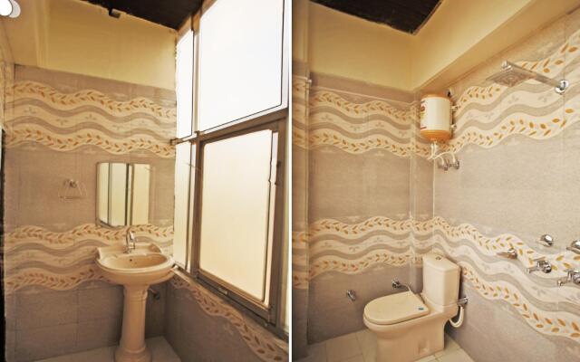 OYO 48007 B.S. Guest House