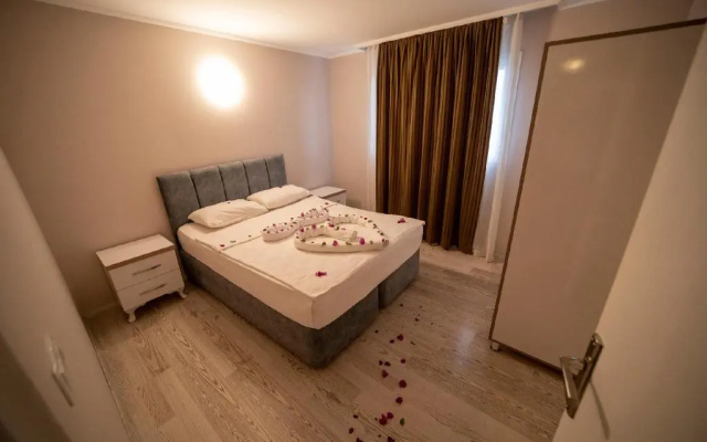Silver Tower Family Apart Otel