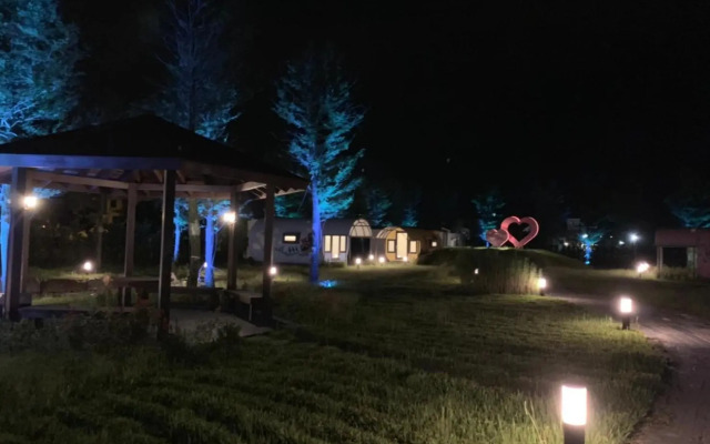 Qian Qian Riverside B&B