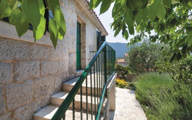 Nice Home in Ostrvica With Wifi and 5 Bedrooms