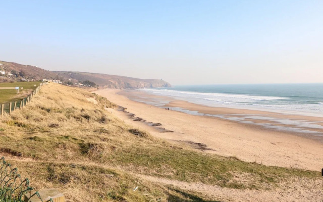 Praa Waves