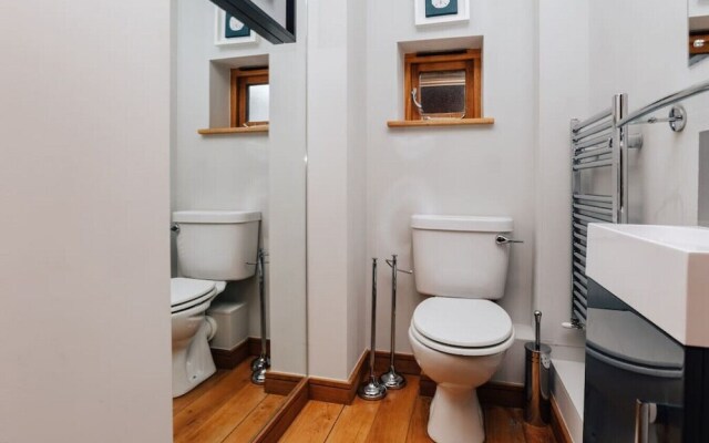 The Herringbone - 3 Bed With Parking Pet Friendly