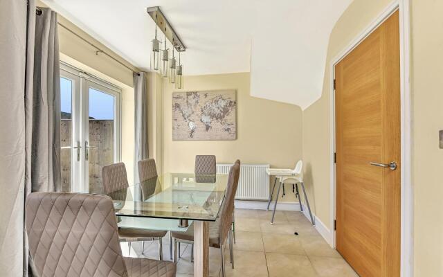 London Heathrow Living Holywell Serviced House C