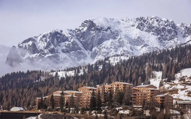 Superior Lodge With Balcony