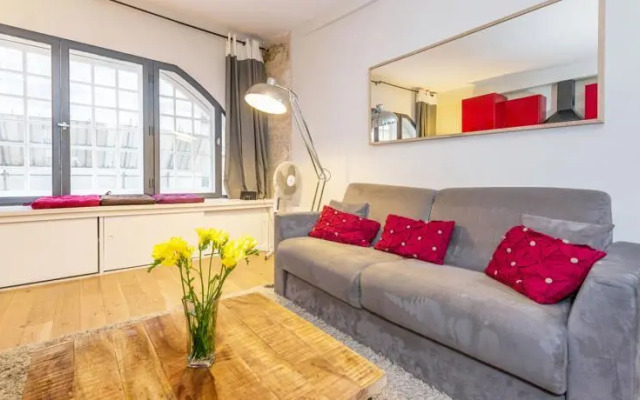 Les Innocents Louvre Marais Apartment