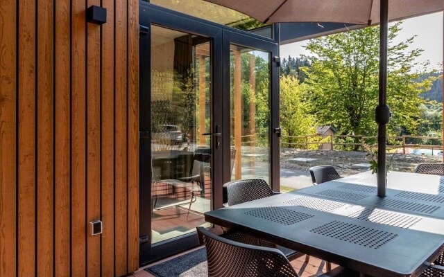 Modern Holiday Home With sun Shower