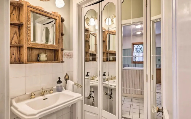 Family-friendly Getaway - 1 Mi to Pocono Lake!