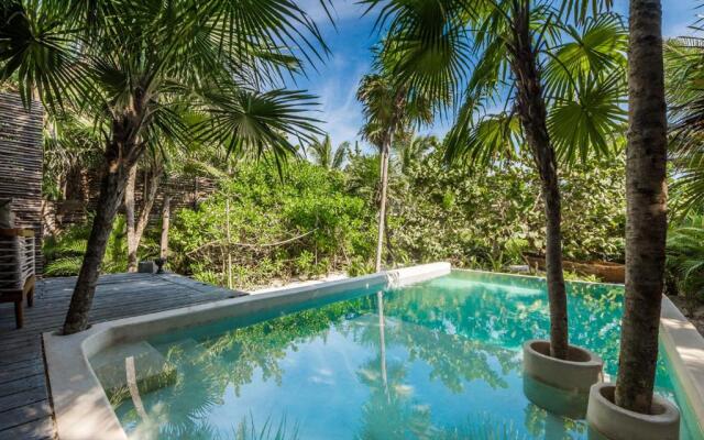 Beachfront luxury villa- 2 bedrooms