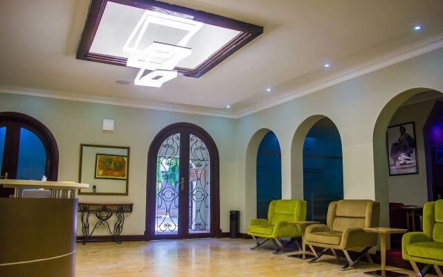 The Palmview Manor