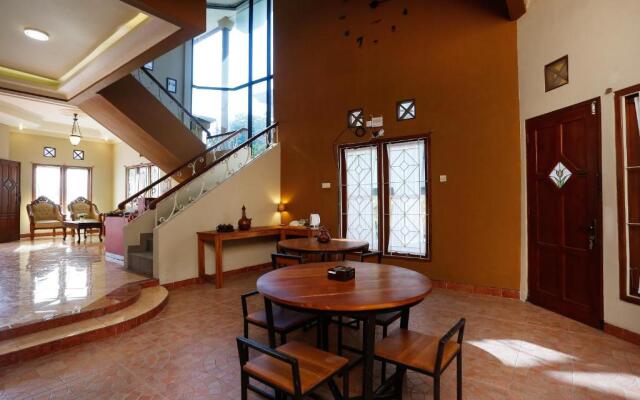 OYO 1072 Kampung Condro Wulan Guesthouse