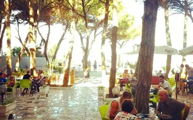 Hotel Ylberi
