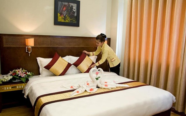 Gold Hotel