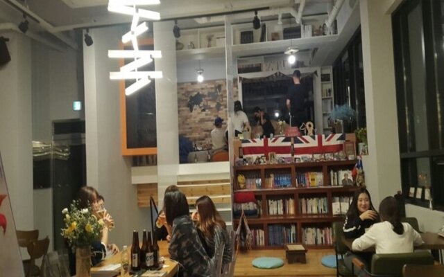 Andong Poong-gyung HOSTEL n LIBRARY