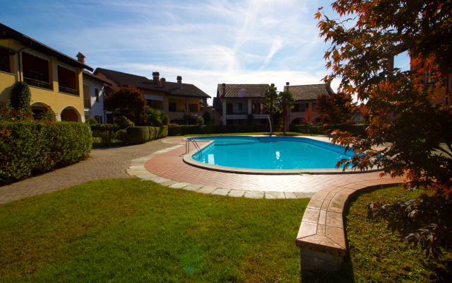 Sunflower Relax Pool and Terrace