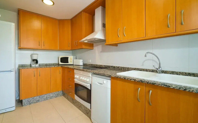 Fais in D nia With 2 Bedrooms and 2 Bathrooms