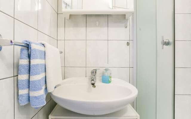 Lovely Apartment in Pirovac With Balcony