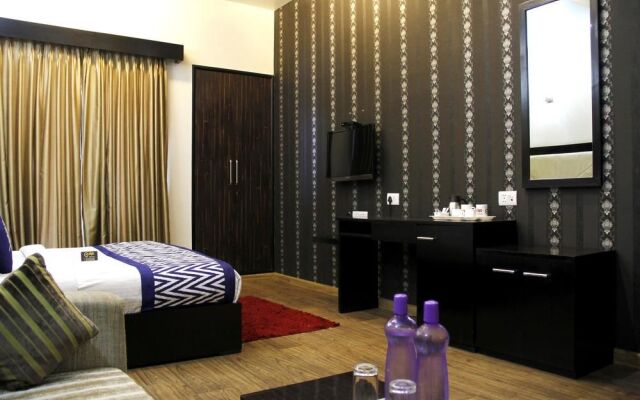 Hotel Amazone Residency - Dlf Phase 3