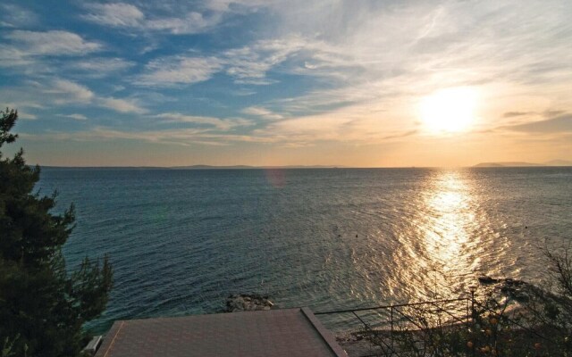 Amazing Home in Podstrana With Wifi and 2 Bedrooms