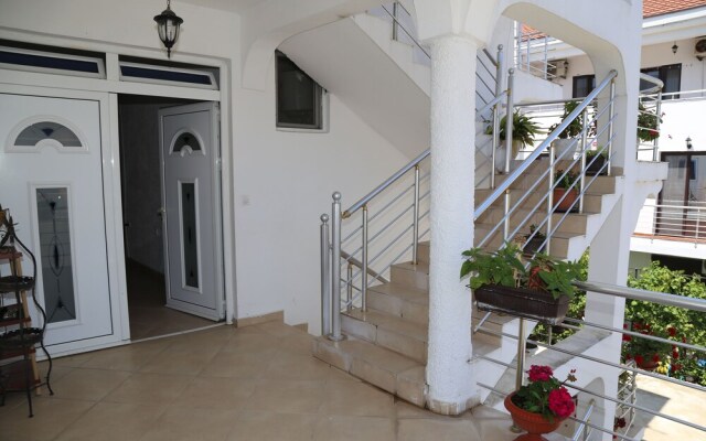 Fantastic 1-bed Apartment in Ulcinj