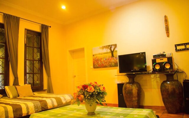 Baan Win House