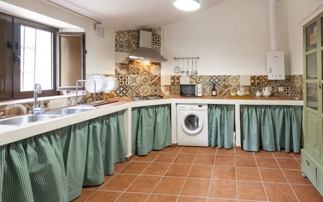 Villa San Nicolas Constantina Canovas