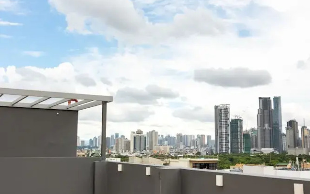 Ramada Encore by Wyndham Makati