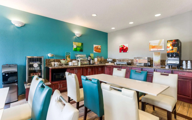 Quality Inn & Suites Ferdinand