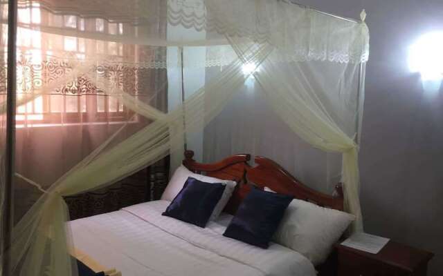 Bunyonyi Heights Inn