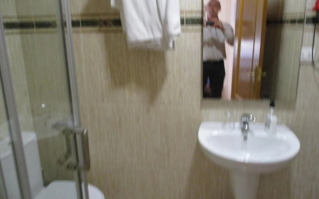 Hostal Becares