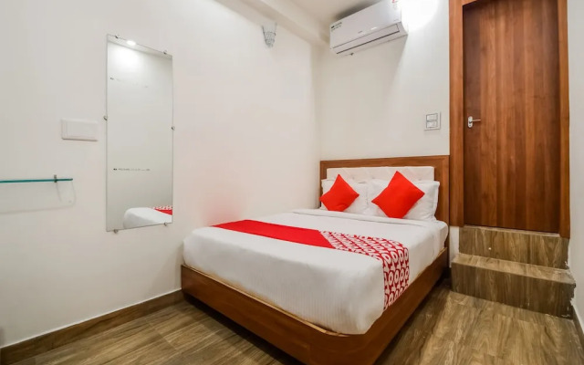 OYO 26124 Silver Palm