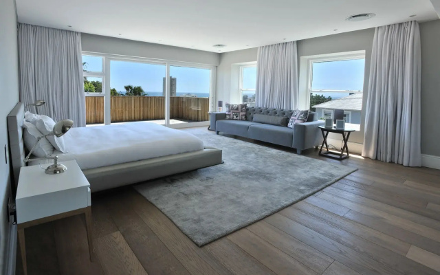 The Clarendon - Fresnaye
