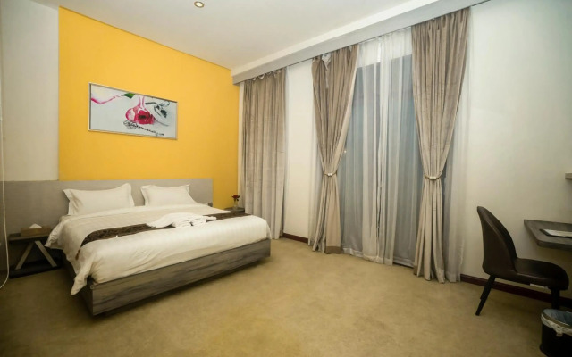 Green Rose Hotel