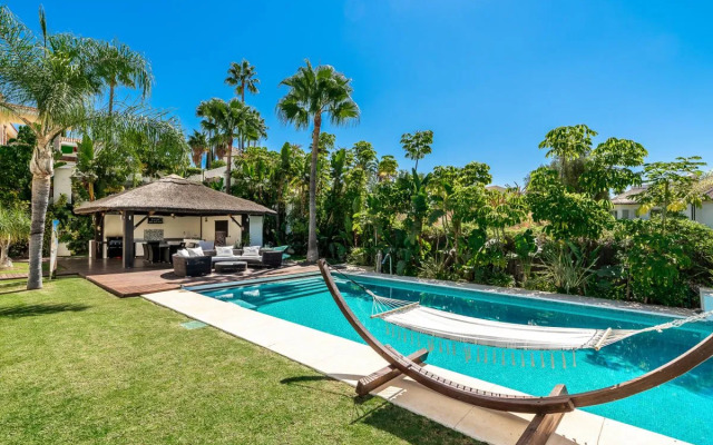 All About Le Reve Villa